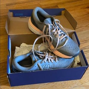 ASICS Gel-Kayano 27 women’s running sneakers